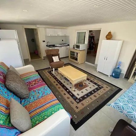 Casa de hóspedes Apt/studio Sleeps 4. Altinkum. Didim. Turkey. Didim